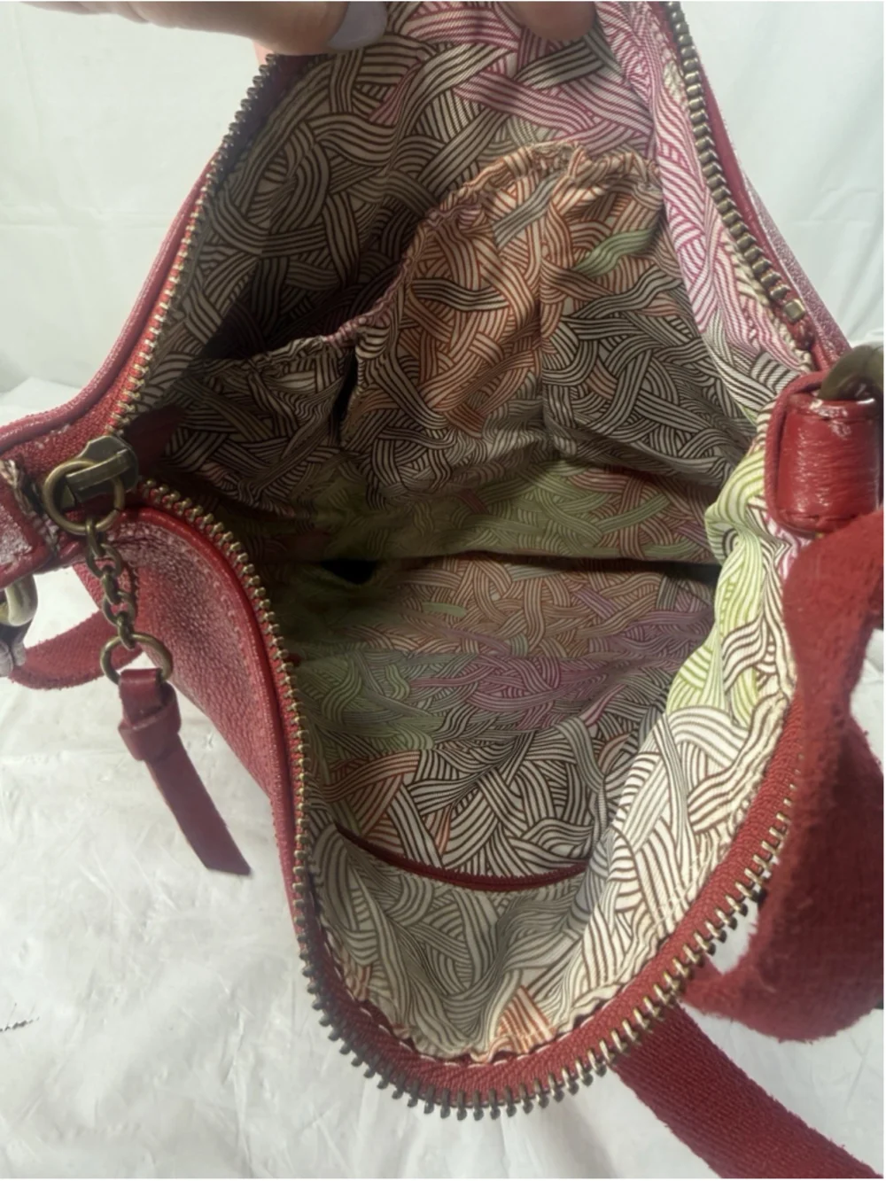 The Sak Iris Red Pebble Leather Brass Tone Crossbody Shoulder Bag EUC MSRP $129